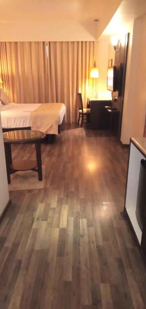 The President-A Boutique Hotel Ahmadábád Kültér fotó
