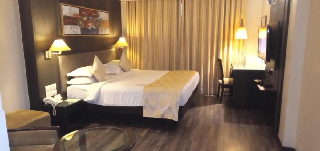 The President-A Boutique Hotel Ahmadábád Kültér fotó