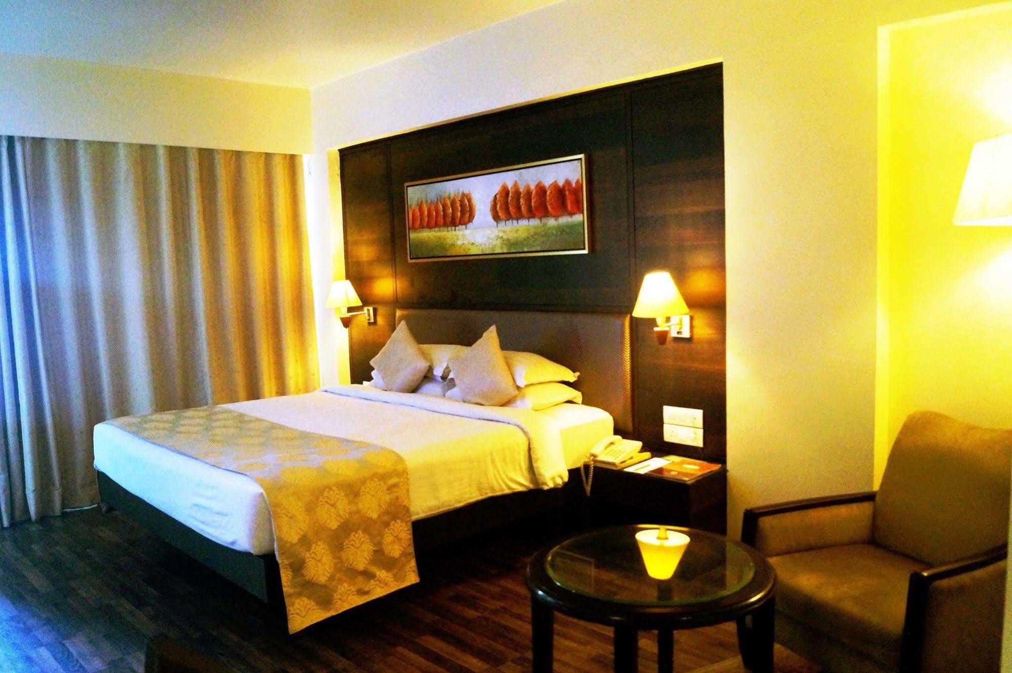 The President-A Boutique Hotel Ahmadábád Kültér fotó